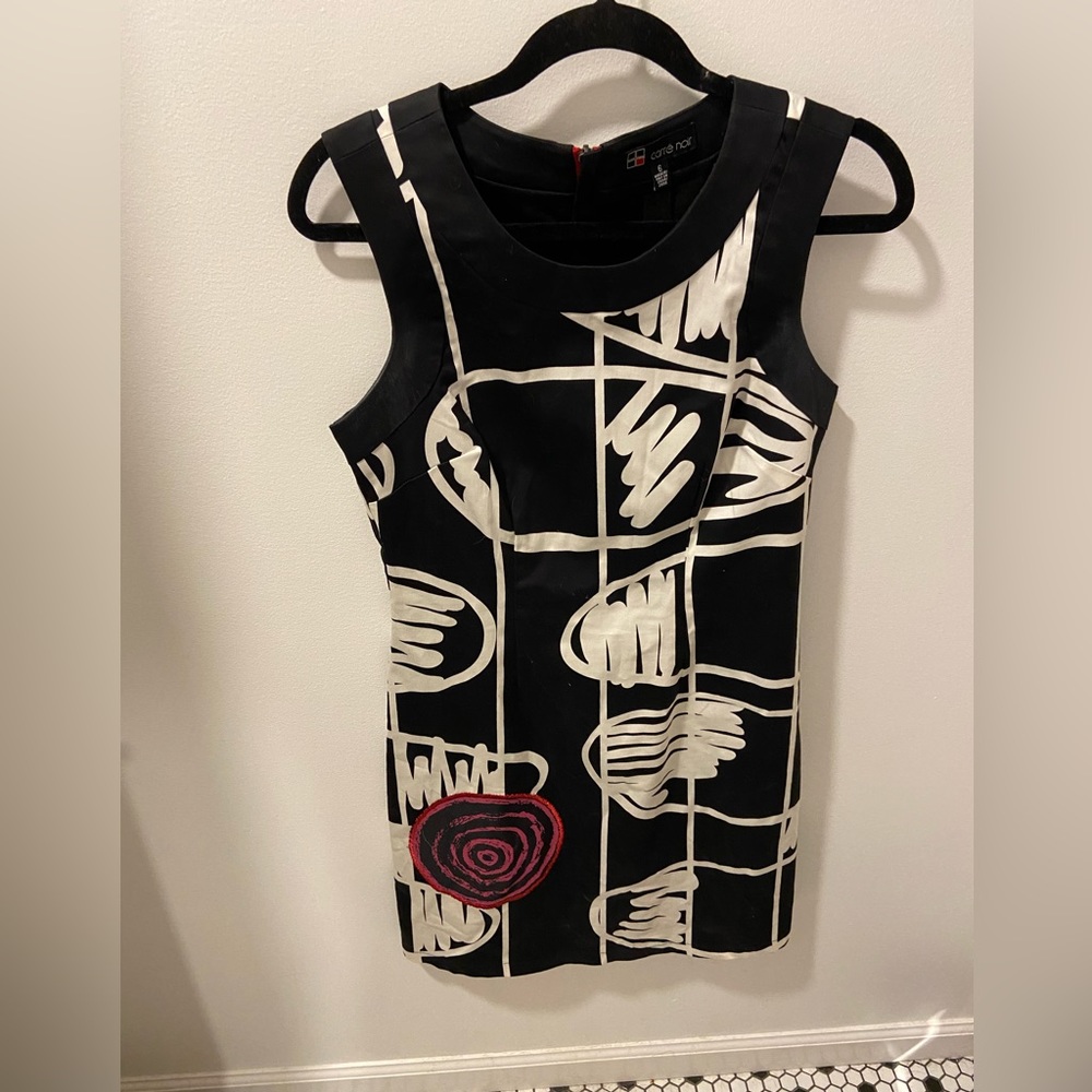Care Noir dress
